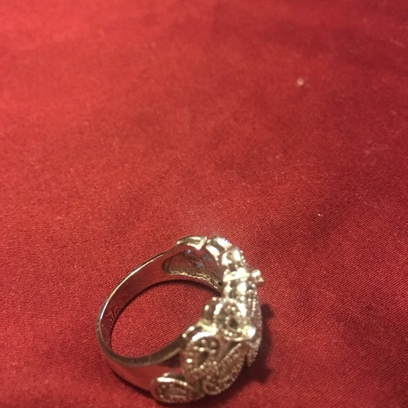 Ring - Picture 3 of 4